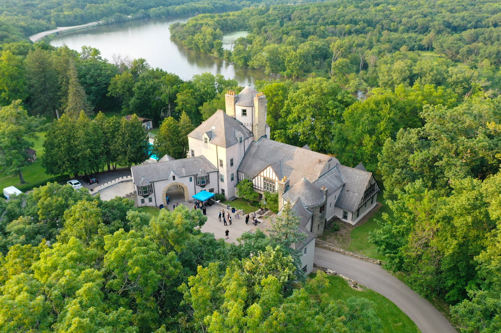 Yes, Illinois has real castles here’s how to tour them